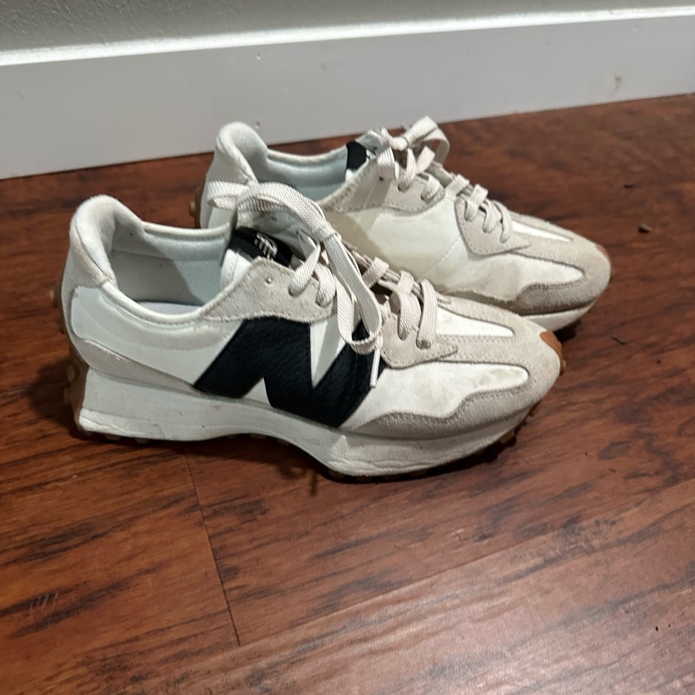 New Balance 327 Size 7.5